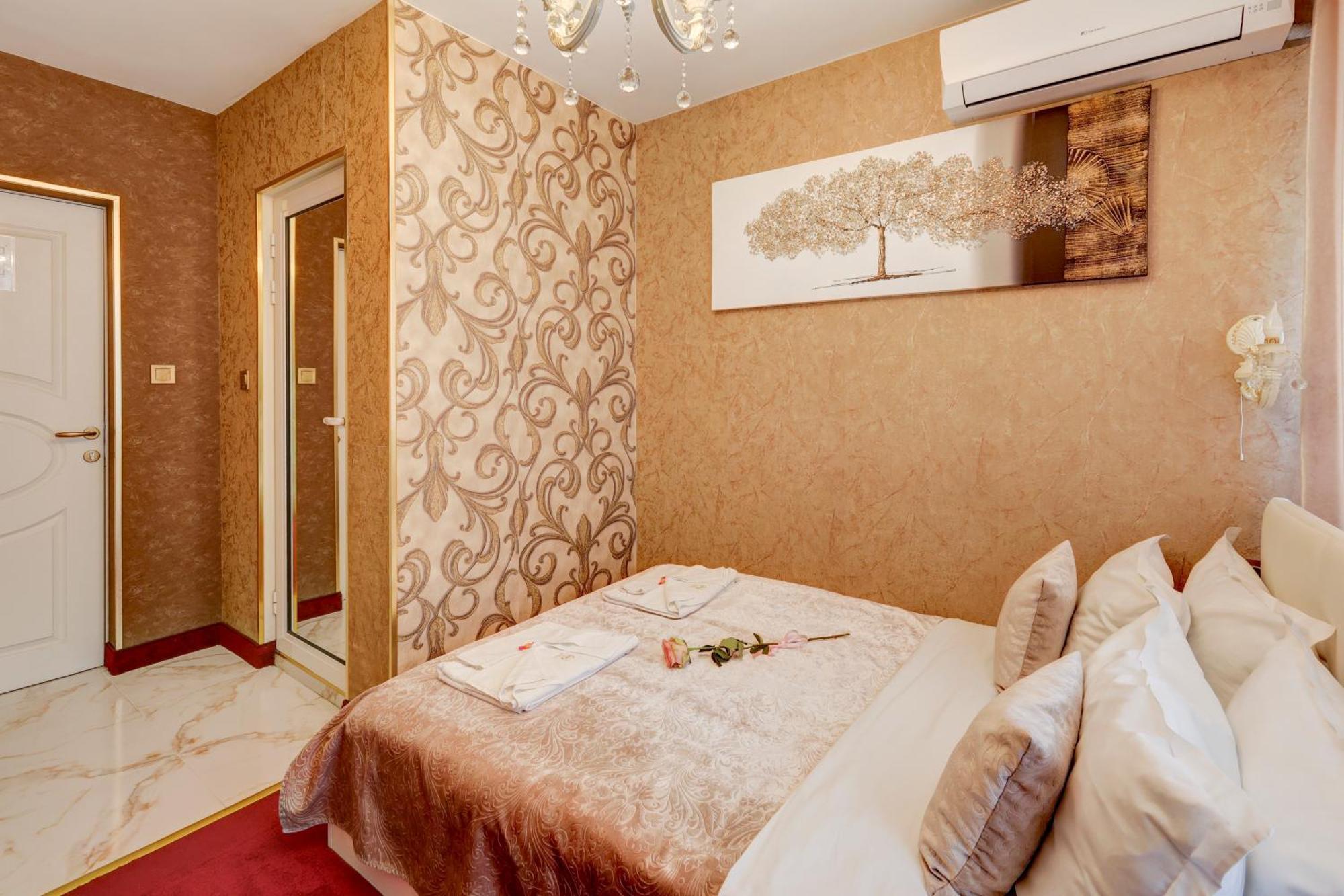 Hotel Imperia Varna Exterior photo